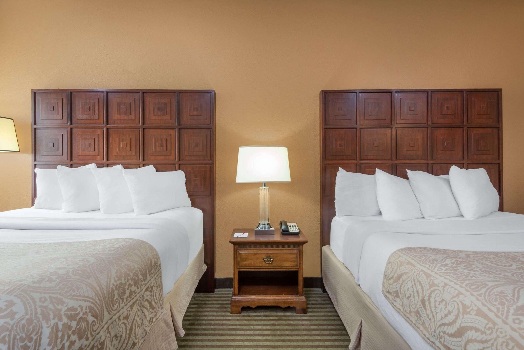 מלון ווסטרוויל Ramada By Wyndham Columbus North מראה חיצוני תמונה