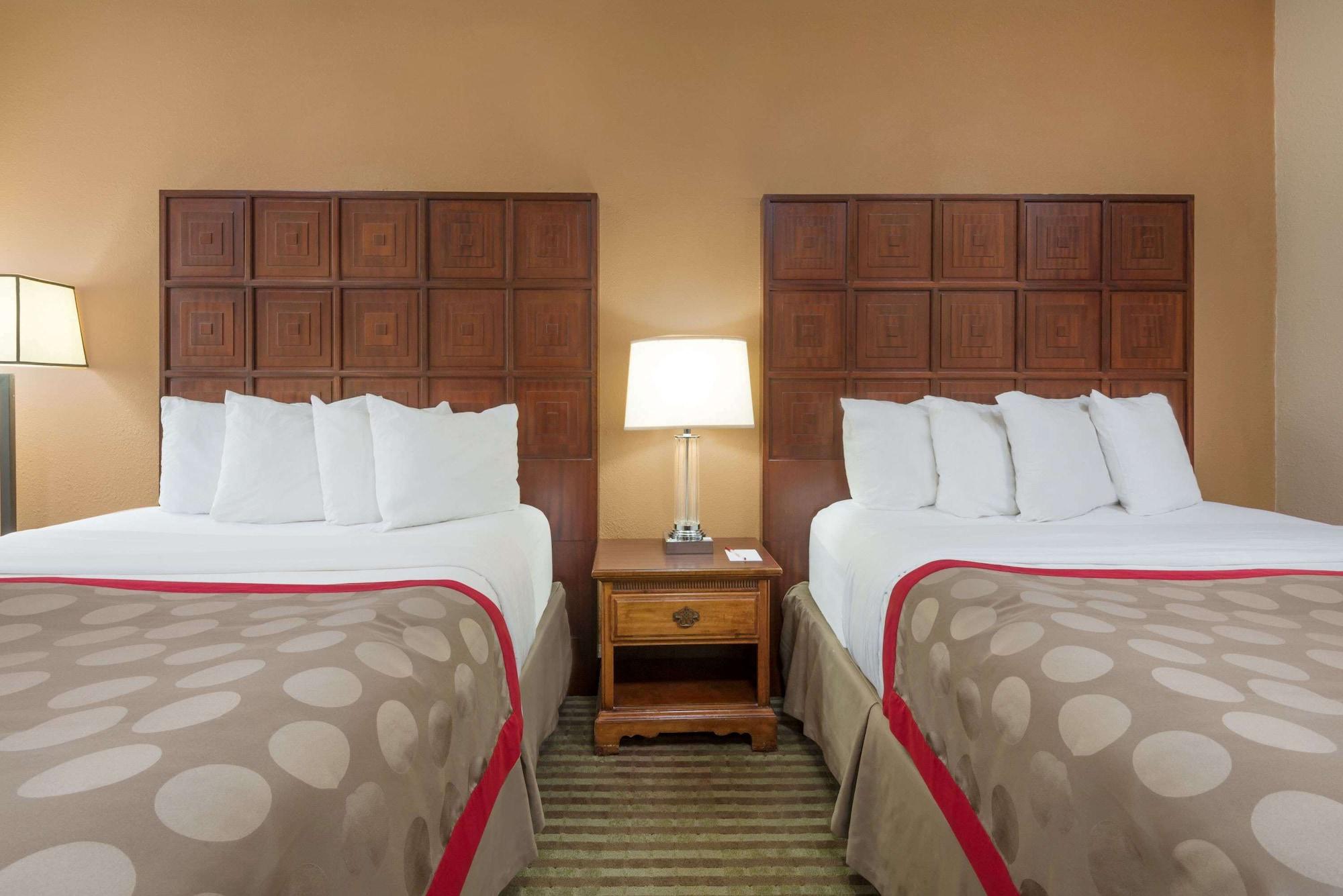 מלון ווסטרוויל Ramada By Wyndham Columbus North מראה חיצוני תמונה