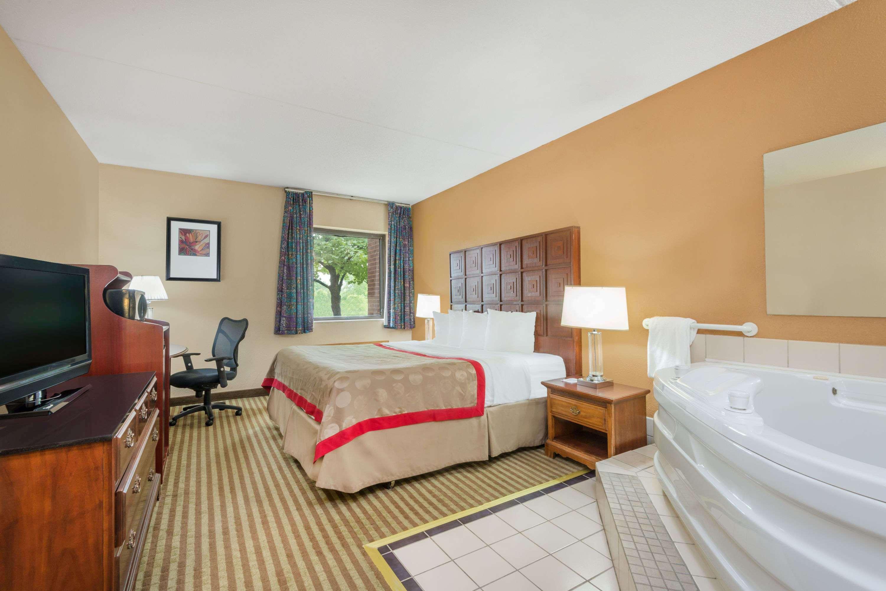 מלון ווסטרוויל Ramada By Wyndham Columbus North מראה חיצוני תמונה