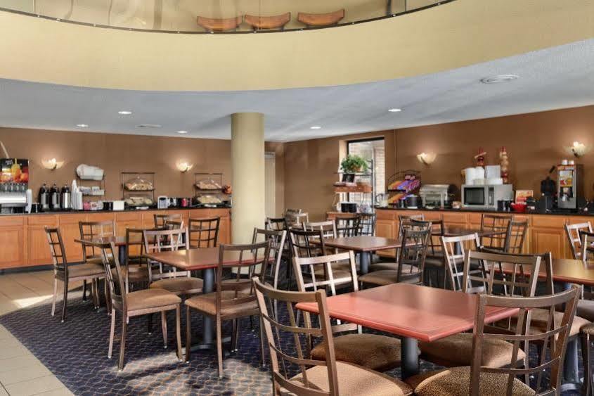 מלון ווסטרוויל Ramada By Wyndham Columbus North מראה חיצוני תמונה