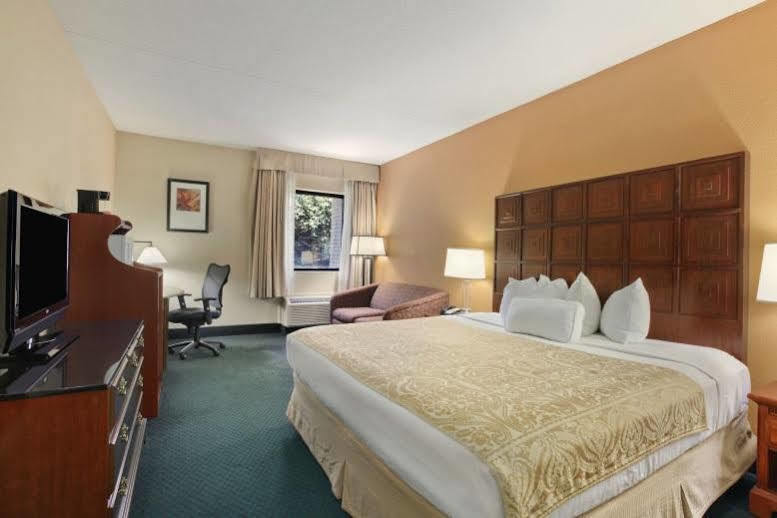 מלון ווסטרוויל Ramada By Wyndham Columbus North מראה חיצוני תמונה